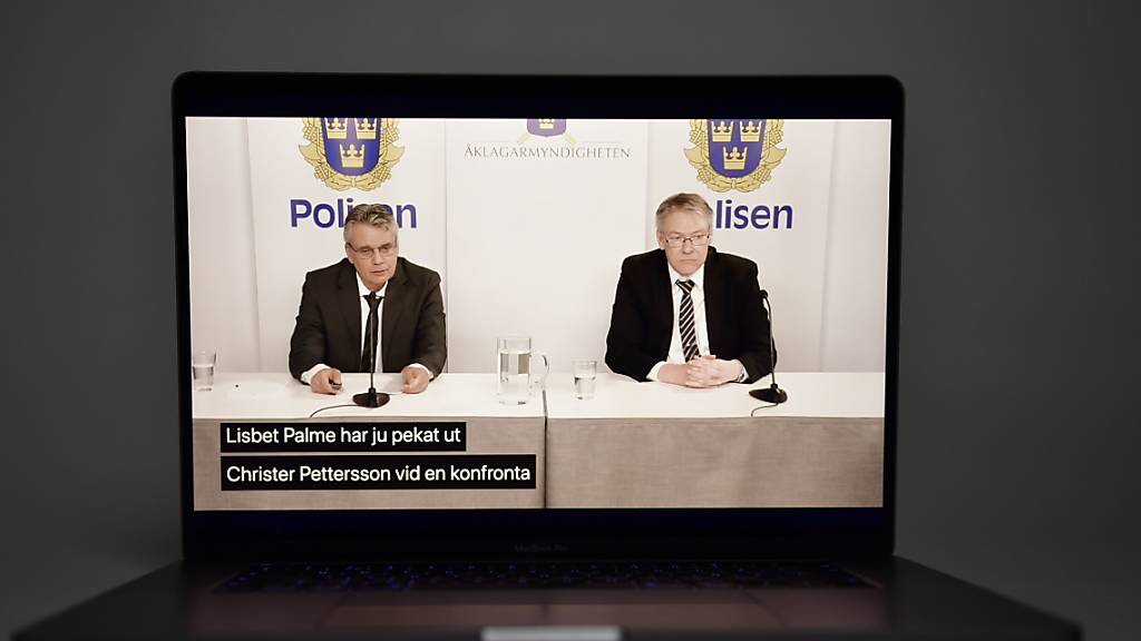 Mehr als 34 Jahre nach dem Mord am schwedischen Ministerpräsidenten Olof Palme haben die Ermittler nach eigenen Angaben den mutmasslichen Täter ausgemacht. Weil der Mann jedoch bereits vor Jahren gestorben ist, werden die Ermittlungen eingestellt.
