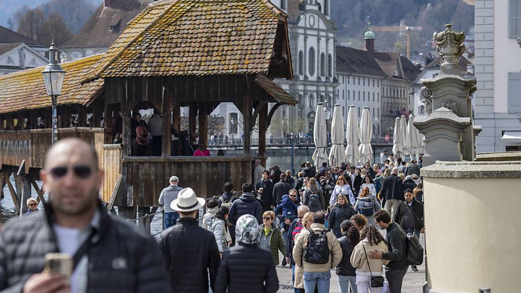 Viele Touristen übernachten nicht in Hotels, sondern in Wohnungen. (Archivaufnahme)