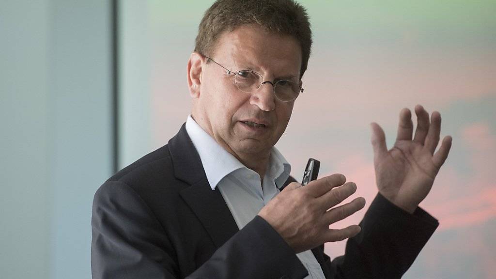 Der CEO von Siemens Schweiz, Siegfried Gerlach, kontrolliert persönlich, ob bei Stellenbesetzungen auch ältere Bewerber zum Zuge kommen. (Archiv)