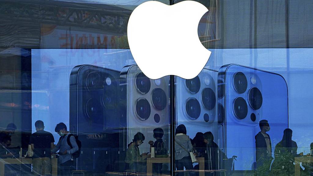Das iPhone verhalf dem Technologiekonzern Apple zu einem Wachstum rund um Weihnachten. (Archivbild)