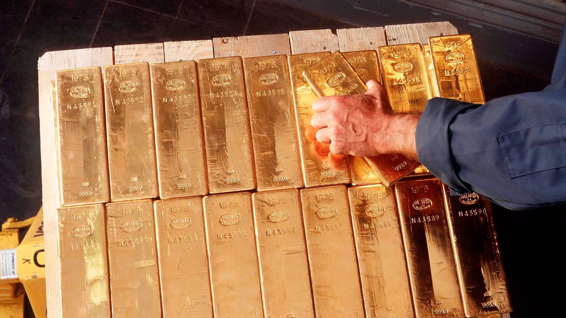 Steigende Goldpreise wogen die Verluste bei den Devisen auf.