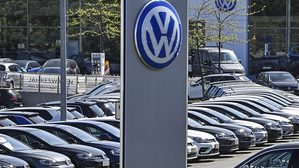 Der deutsche VW-Konzern hat im Oktober wieder weniger Autos abgesetzt. (Archivbild)