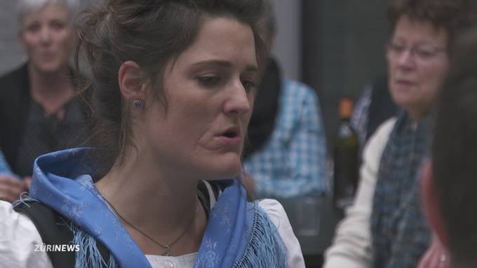 Studentin mit erstem Master-Abschluss im Jodeln