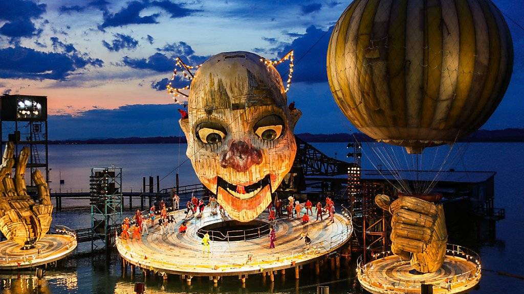 180'000 Zuschauerinnen und Zuschauer werden bis am Sonntagabend Verdis Oper «Rigoletto» auf der Seebühne in Bregenz gesehen haben.