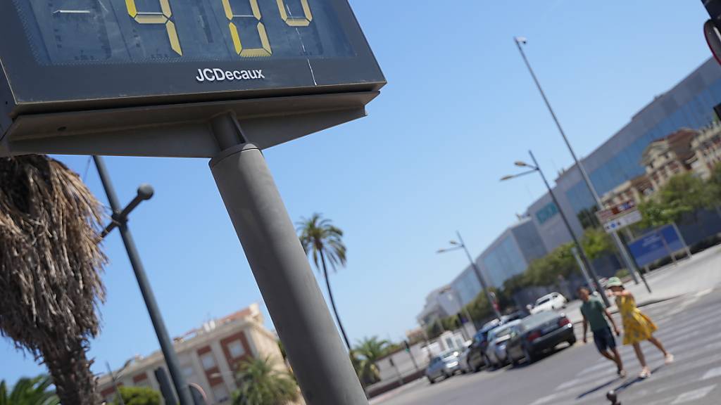 Im ostspanischen Valencia herrschen 40 Grad. Foto: Jorge Gil/EUROPA PRESS/dpa