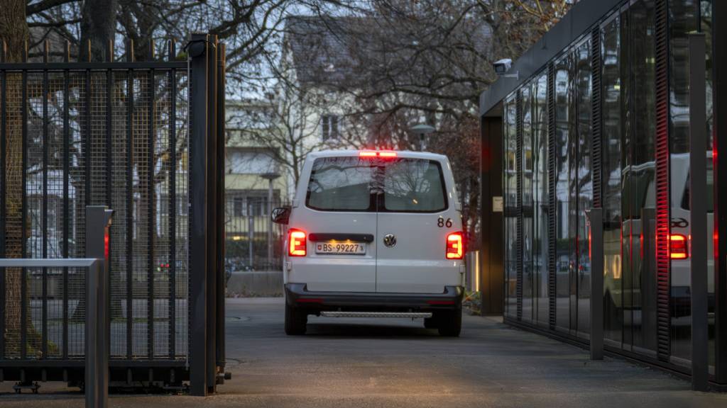 Die Staatsanwaltschaft fordert im Basler Mordprozess die ordentliche Verwahrung des Beschuldigten.