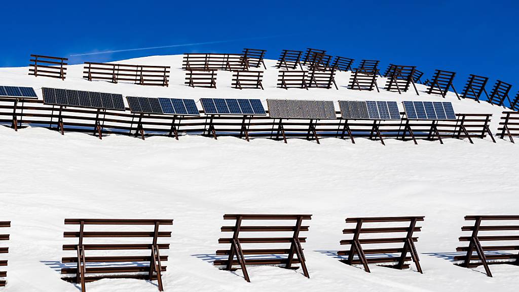Im Saanenland kommen die Pläne für eine alpine Solaranlage wieder aufs Tapet. (Symbolbild)