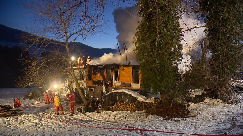 Wohnhaus in Wollerau (SZ) niedergebrannt
