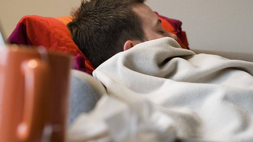 Grippe-Saison: Immer mehr Menschen gehen wegen Grippesymptomen zum Arzt. (Symbolbild)