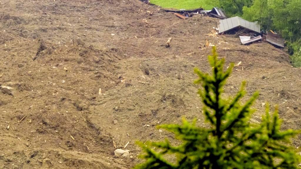 Mehrere verschüttete Häuser bei Wiler, dem Nachbardorf von Blatten.