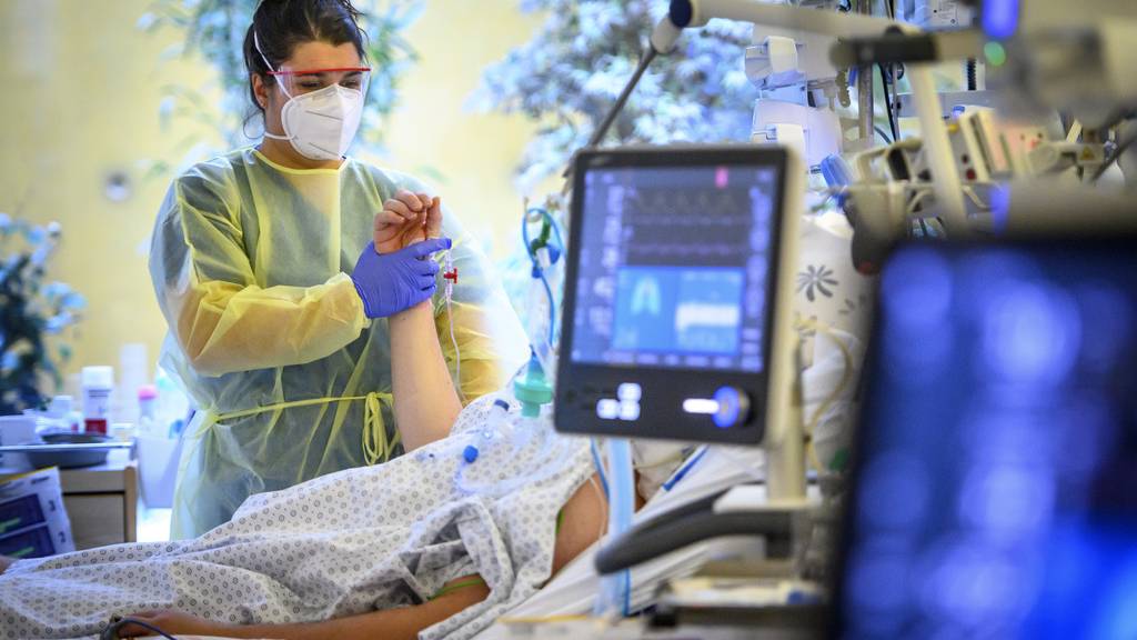 BAG meldet weniger neue Coronavirus-Fälle, aber mehr Spitalanweisungen