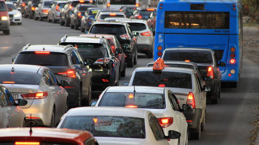 Die Sommerferien stehen an und damit viel Verkehr auf den Strassen.