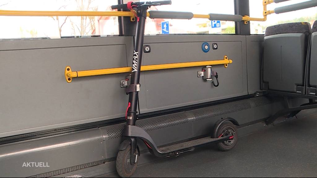 «Grösse hat nicht gepasst»: Aargauer bekommt Busse wegen E-Trottinett in Postauto