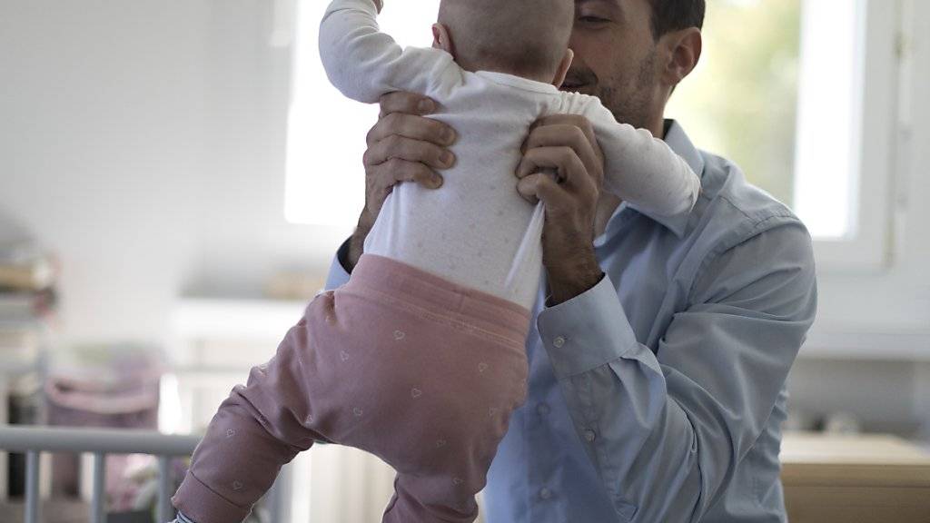 Baby-Hintern in der Schweiz sind weiterhin in sicheren Windeln. (Symbolbild)