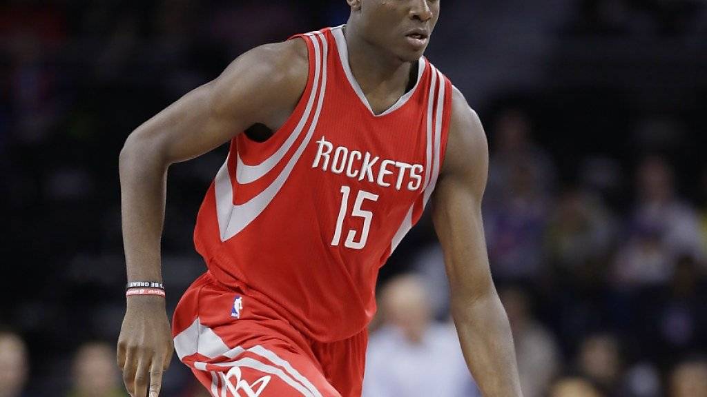 Der Genfer NBA-Profi Clint Capela (21) präsentierte sich im Heimspiel der Houston Rockets gegen die Washington Wizards nicht von seiner treffsichersten Seite und erzielte nur einen Punkt
