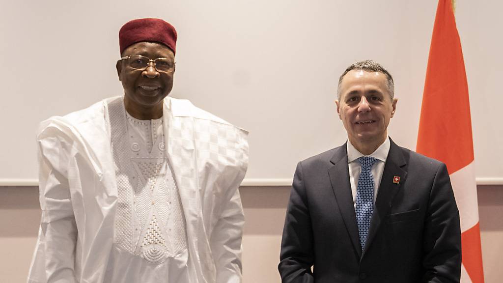 Der Regierungschef von Niger, Ouhoumoudou Mahamadou (links), unterhält auch gute Beziehungen zur Schweiz. Im Februar hatte Bundespräsident Ignazio Cassis das Land besucht.