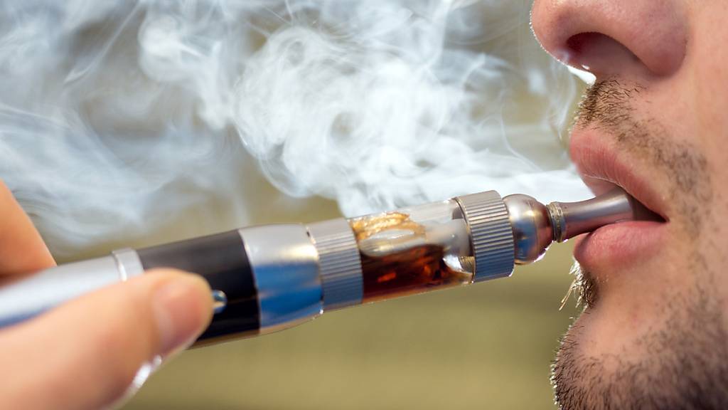 Auch E-Zigaretten erhöhen Risiko für Lungenkrankheiten