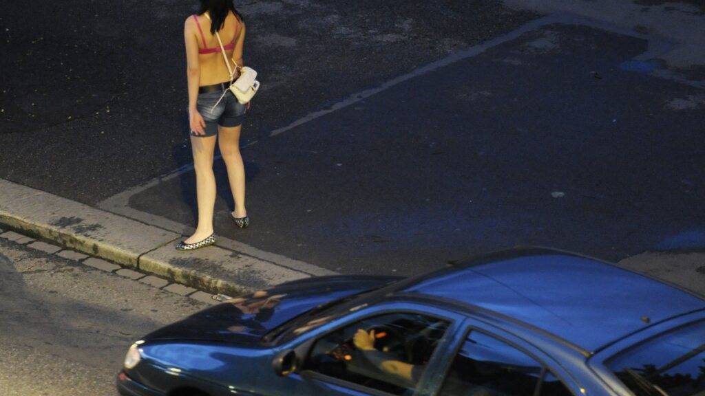 Zwei Drittel der Opfer von Menschenhandel werden zur Prostitution gezwungen. (Archivbild)