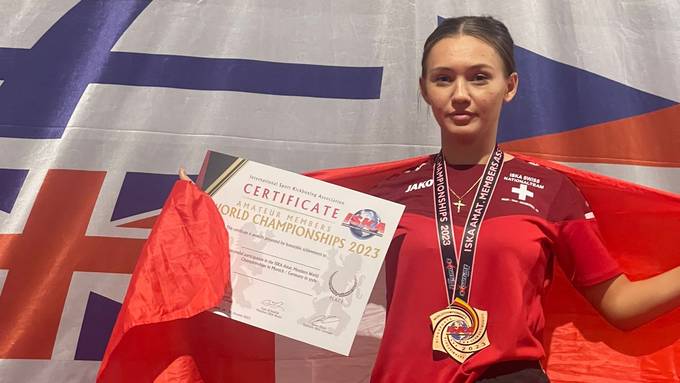 19-jährige Krienserin gewinnt WM-Bronze im Thaiboxen