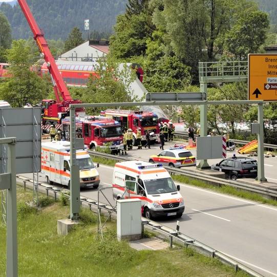 Zug in Deutschland entgleist – 4 Tote