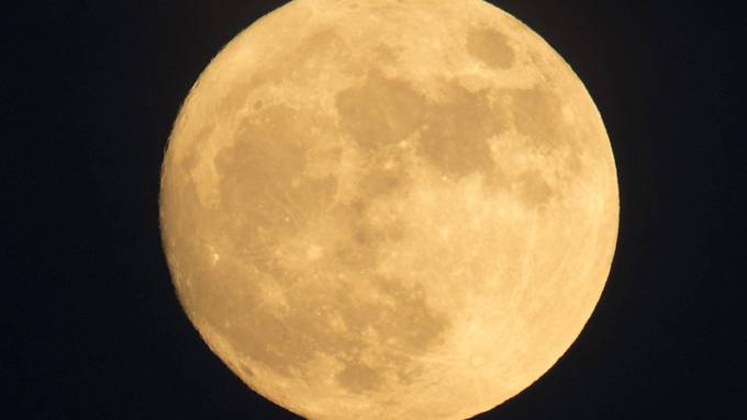 Junge Chinesen leben wie auf dem Mond