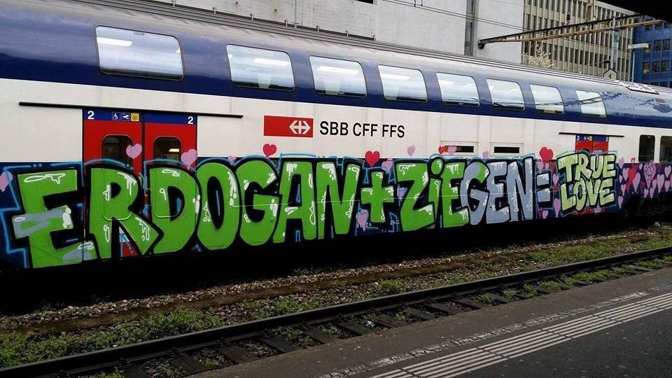 Ein grosses Erdogan-Graffiti auf einem SBB-Zug entzückt die Twitter-Gemeinde.