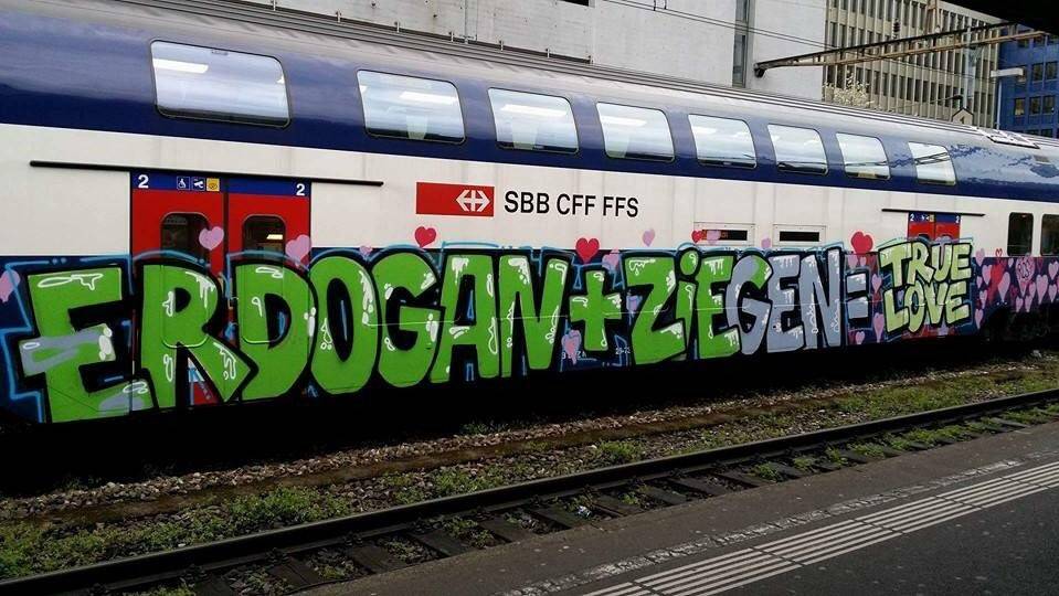 Ein grosses Erdogan-Graffiti auf einem SBB-Zug entzückt die Twitter-Gemeinde.