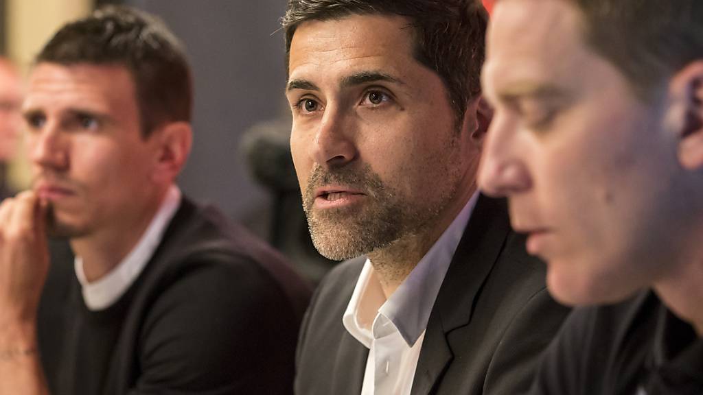 Der Deutsche Ingo Meckes (Bildmitte) tritt nach zwölfeinhalb Jahren als Leistungssportchef des Schweizerischen Handball-Verbands ab