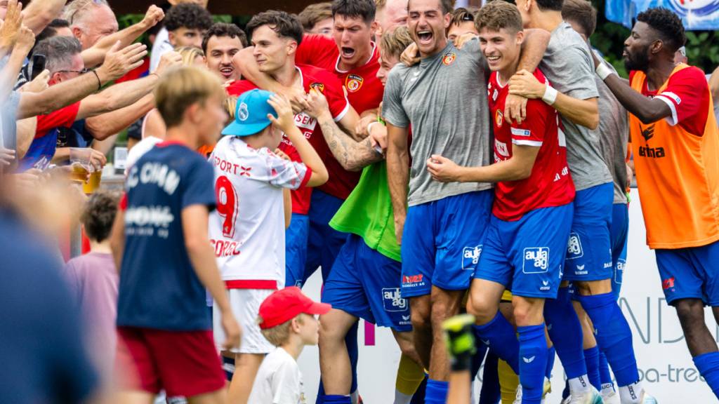 Volksfeststimmung in Cham, nachdem der FC Lugano bezwungen wurde. Stürzt am Dienstag mit den Grasshoppers der nächste Favorit in der Festung Eismoos?