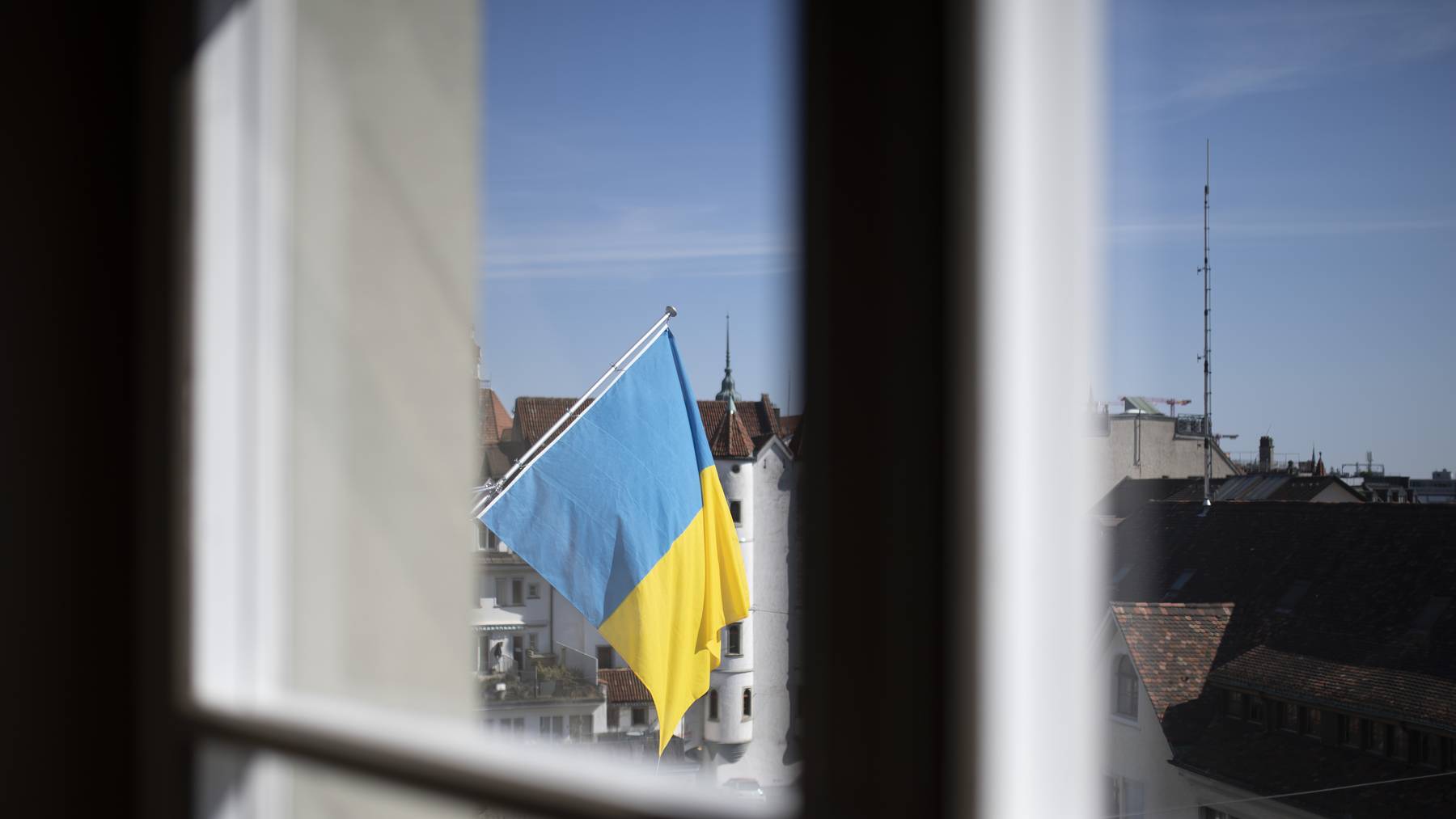 ukrainische Flagge_Regierungsgebäude