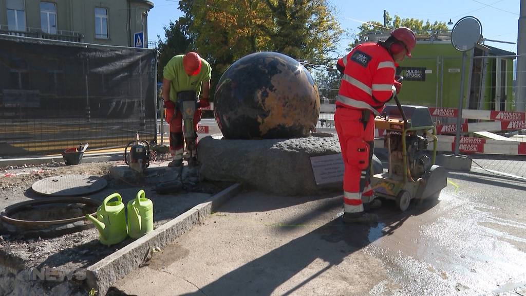 Für 13'520 Franken auf Ricardo ersteigert:  Weltkugel-Brunnen des Kursaals reist nach Lyss zu neuem Besitzer