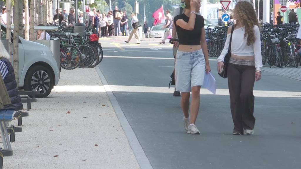 Kritik an Bahnhofstrasse: In der Stadt Luzern kommen sich Fussgänger und Velofahrer in die Quere