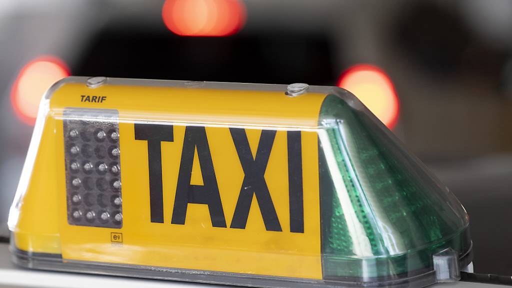 Uber-Fahrzeuge sollen wie Taxi gekennzeichnet sein. (Symbolbild)