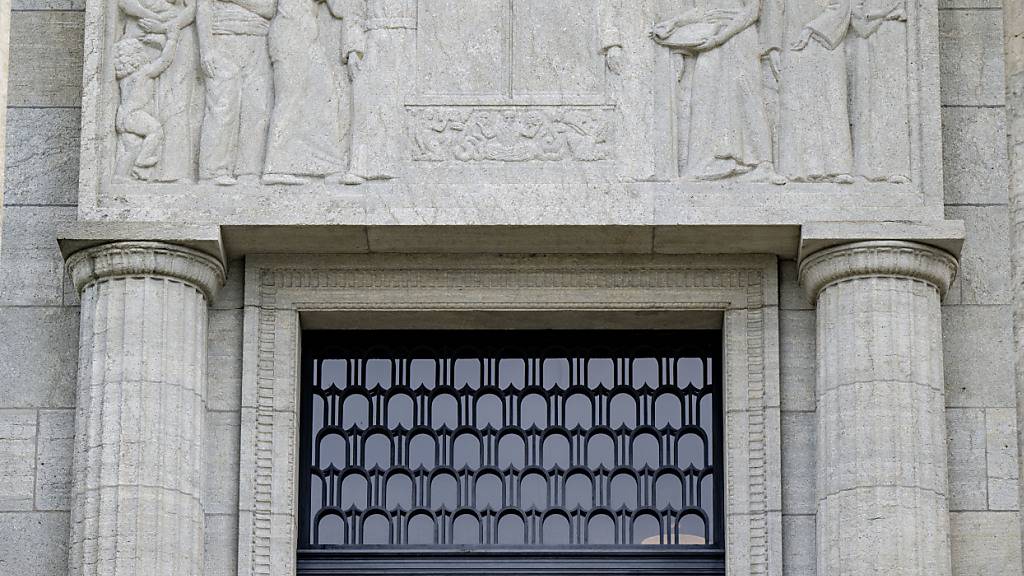 Das Bundesgericht lehnt die Freilassung eines wegen versuchter Anstiftung zu Mord beschuldigten Mannes ab. (Archivbild)