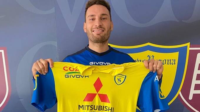 Francesco Margiotta unterschreibt in der Serie B