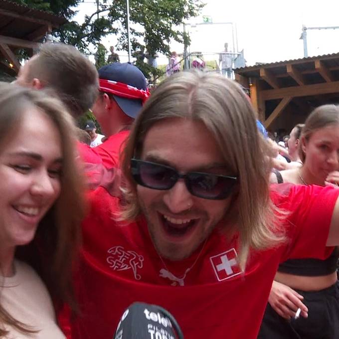 «Jetzt fegen wir jeden vom Platz!»: Grosse Euphorie bei den Schweizer-Fans