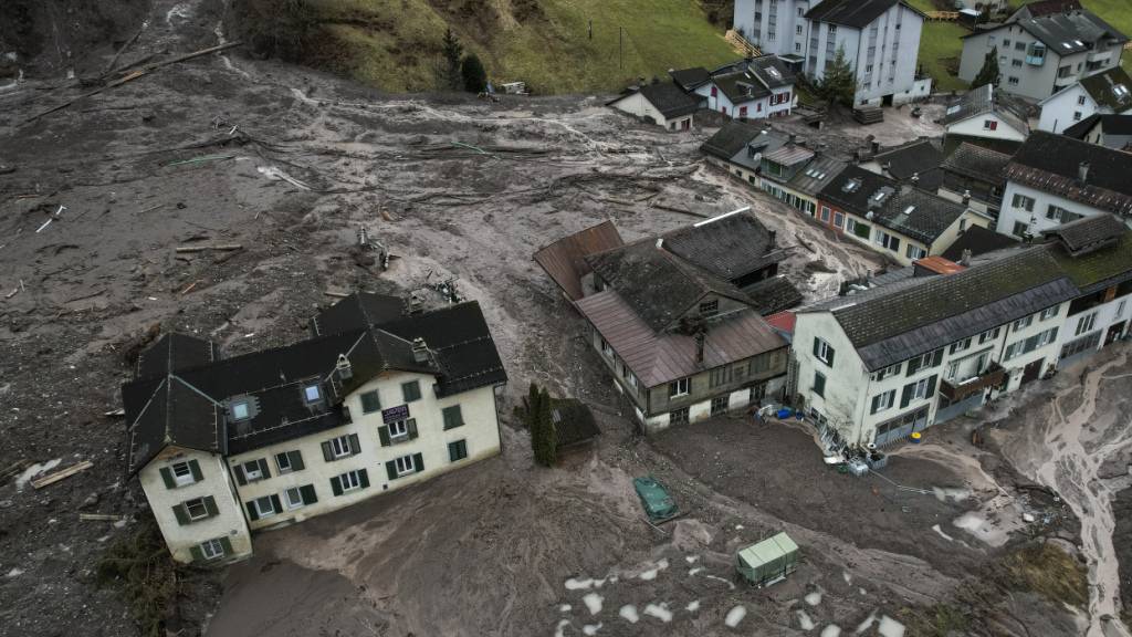 Der verheerende Erdrutsch in Schwanden GL ereignete sich bereits im August 2023 (Bild). Im Jahr 2024 gab es im Glarnerland ebenfalls mehrere Unwetterereignisse, die Schäden blieben aber überschaubar. (Archivbild)