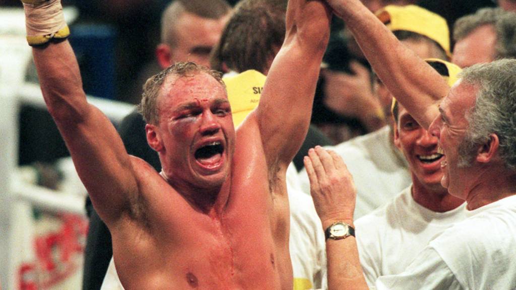 Stefan Angehrns grösster Sieg: Im Dezember 1997 schlägt er Torsten May und wird im März 1998 von «The Ring» zum Ritter geschlagen