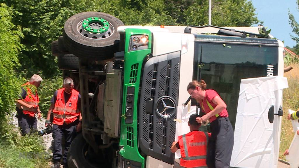 Tragischer Unfall in Riedholz: Müllwagen verletzt eine Person tödlich