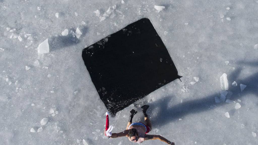 Ein Eisbad nach dem Sport zeigt gemäss einer neuen Studie keine Wirkung. (Archivbild)