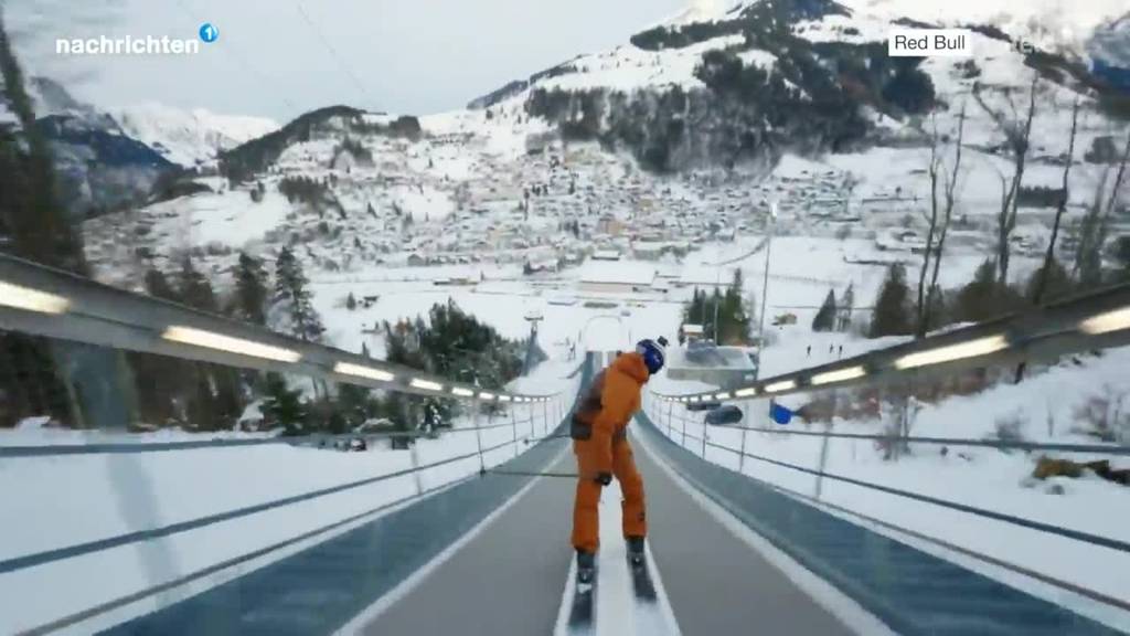 Spektakulärer Sprung von Skisprungschanze Engelberg