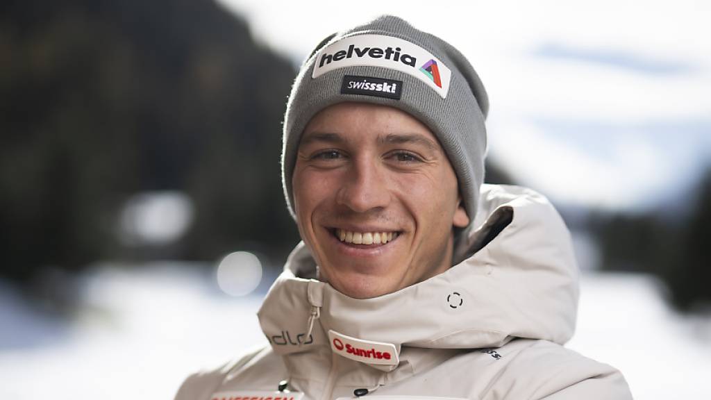 Valerio Grond lächelt in die Kamera: Der Auftakt zur Tour de Ski ist geglückt