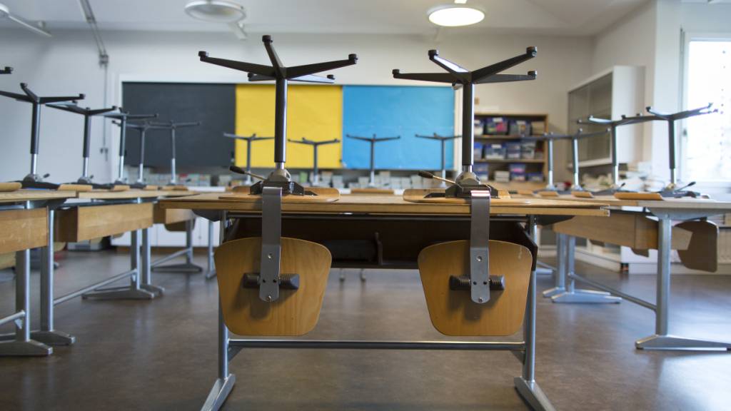 Das Bundesgericht muss über die Beschwerde gegen eine Schulschliessung in Hinwil entscheiden. (Themenbild)