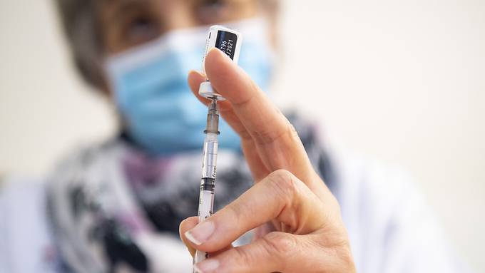 Lieferengpass: Der Kanton Zug muss Erstimpfungen verschieben