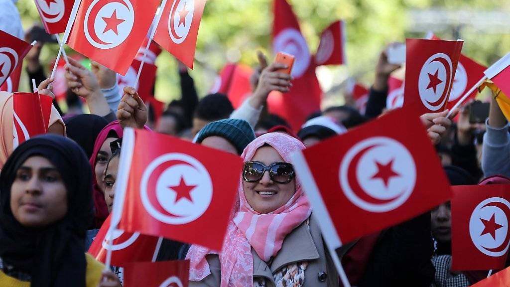 In Tunesien feierten tausende Menschen den fünften Jahrestag der Revolution. Am 14. Januar 2011 ging der langjährige Machthaber Ben Ali ins Exil nach Saudi-Arabien.