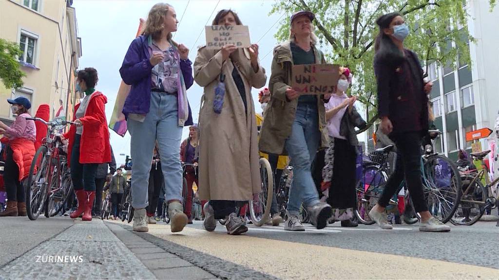 Historischer Frauenstreik jährt sich zum ersten Mal