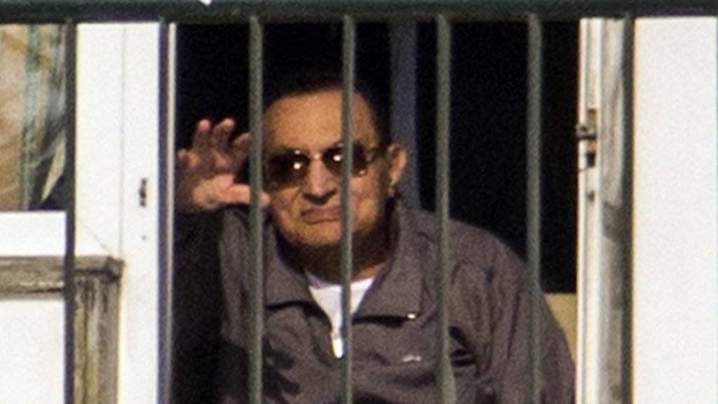 Der Berufungsprozess gegen Mubarak beginnt erst im November. Der Ex-Präsident Ägyptens konnte dem Prozessbeginn wegen schwerer Krankheit nicht beiwohnen. (Archivbild)