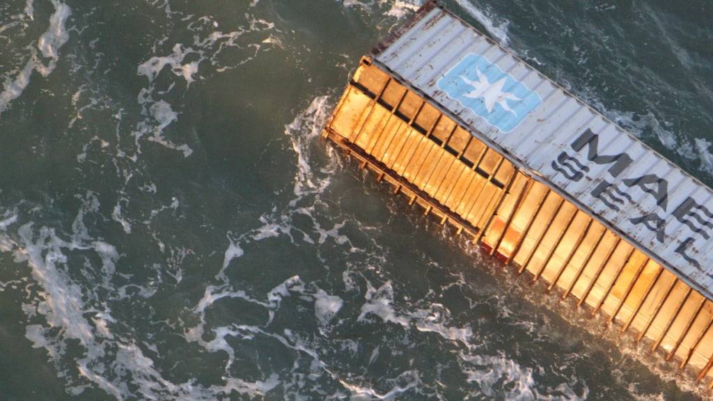 Verlorene Container: Zu den Hauptursachen für Schiffsverluste zählen laut Allianz Commercial Brände, Kollisionen und Stürme. (Archivbild)