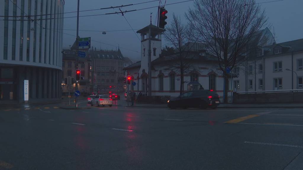 Radio FM1 sendet aus Telefonkabine: Morgenshow auf engstem Raum