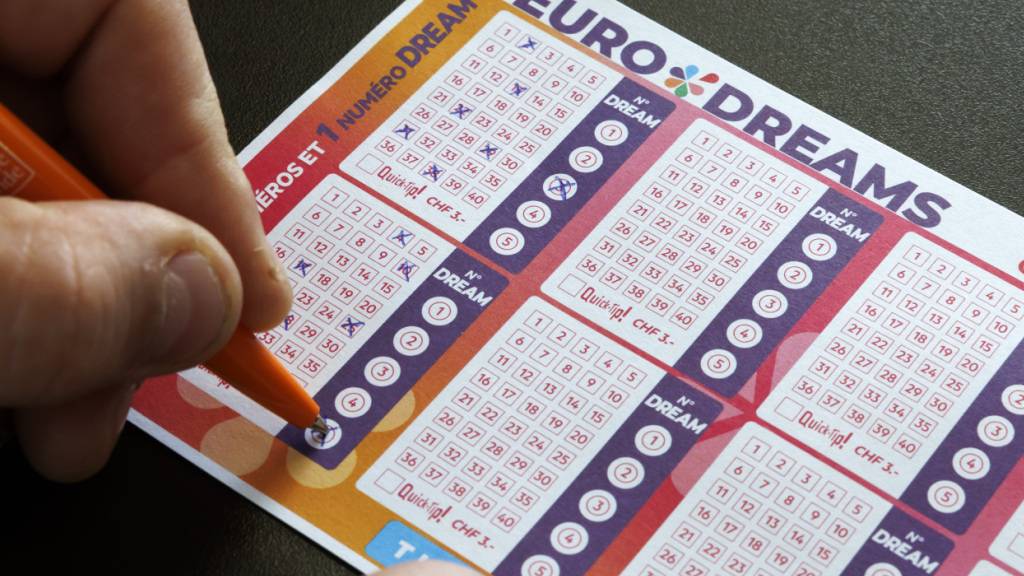 Zwei Glückspilze gewinnen fünf Jahre lang 2222 Franken pro Monat